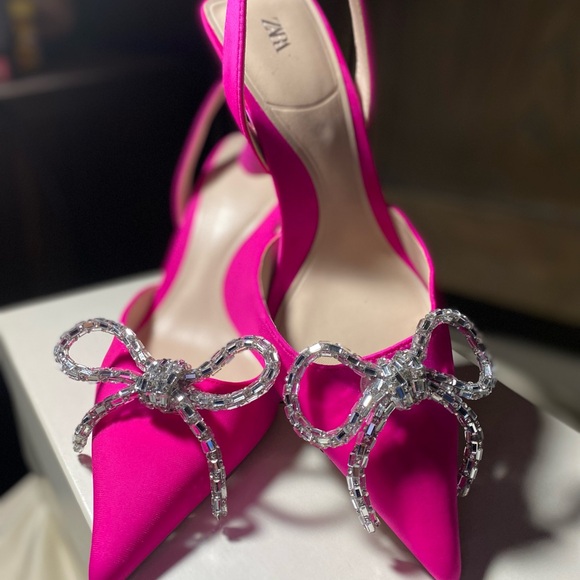 Zara Shoes - Zara Fuchsia Heels with Sparkling Bow